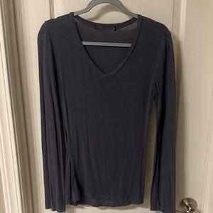 Women's V-Neck Long Sleeve Top